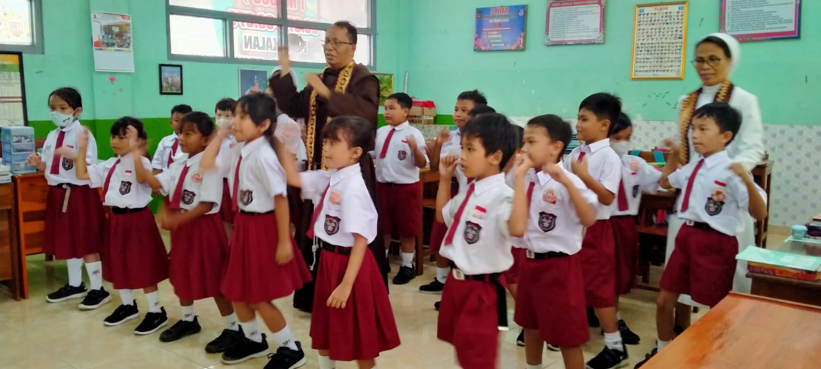 Kunjungan Ketua MNPK di SD Fransiskus Pringsewu